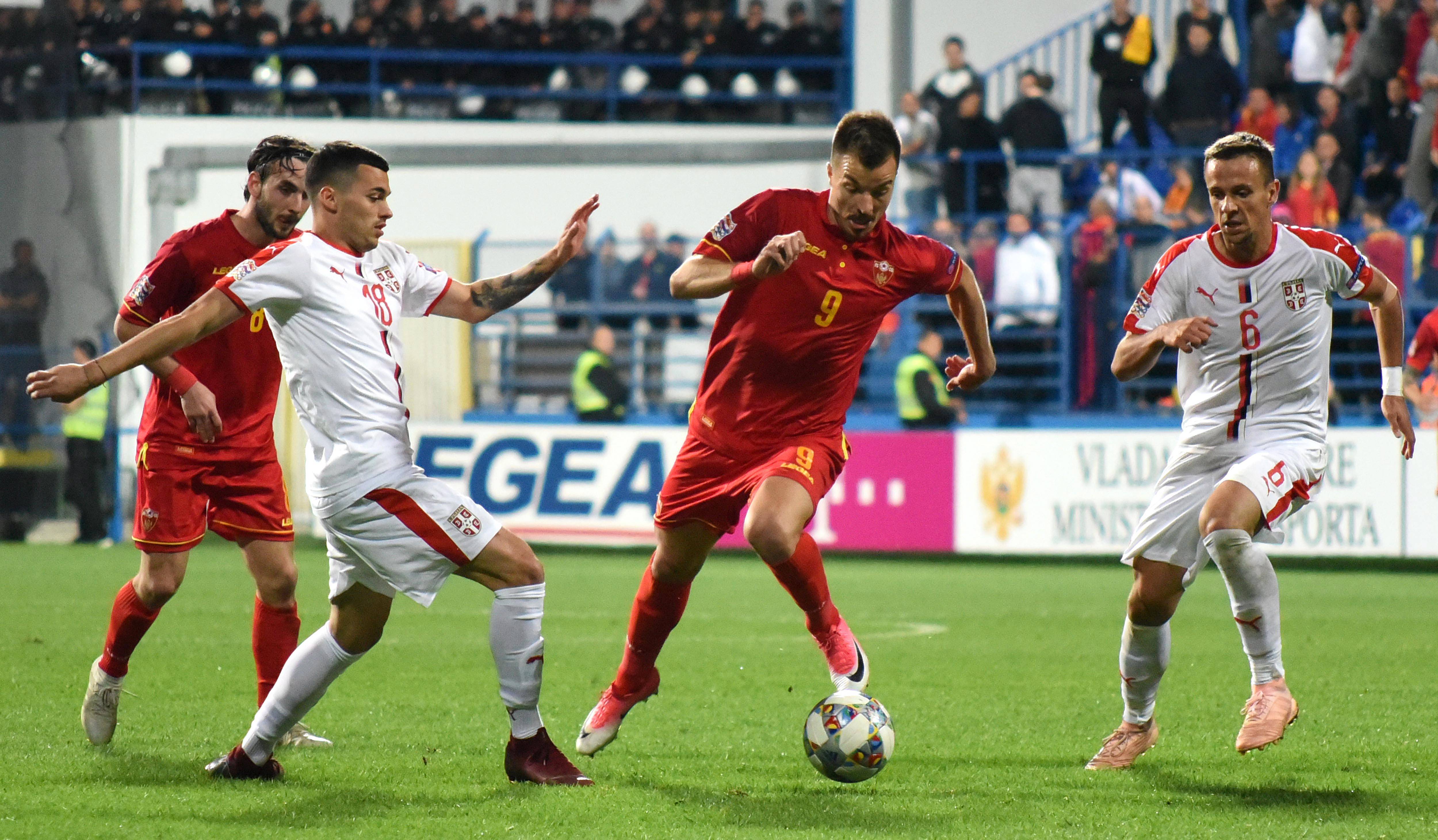 荷兰国家队客场战平土耳其，保持不败